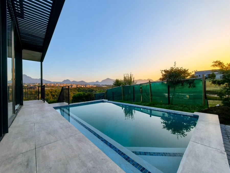 4 Bedroom Property for Sale in Welgelegen Western Cape